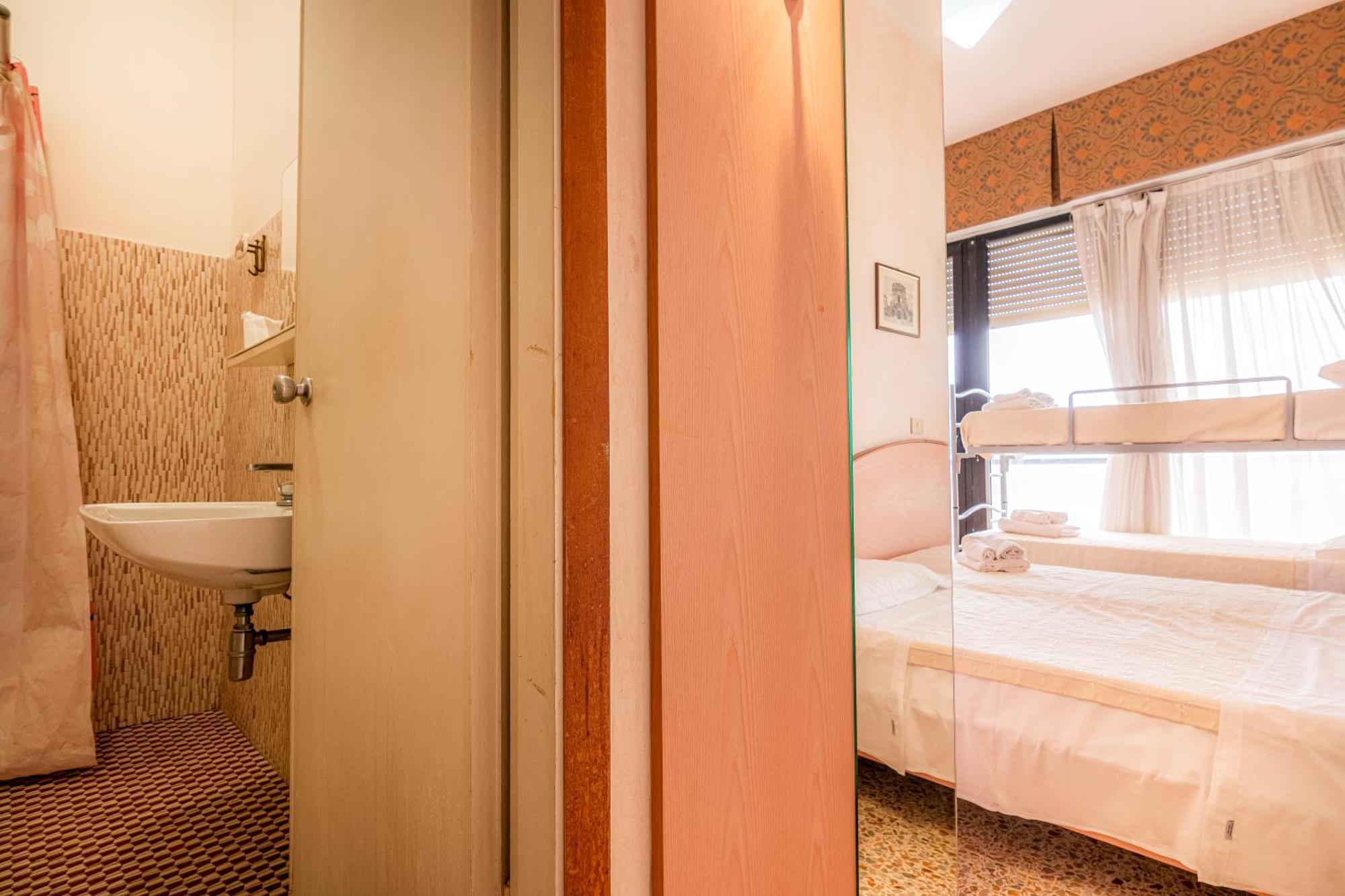 Hotel Crown リミニ エクステリア 写真