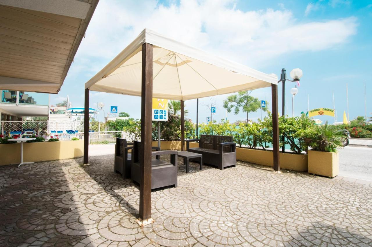 Hotel Crown リミニ エクステリア 写真